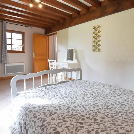 Pet Friendly In Saint-etienne-lallier Saint-Etienne-l'Allier